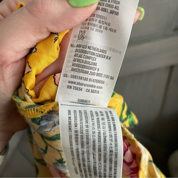 Hollister High Low Yellow Floral Garden butterflies bees Small Easter summer - Picture 9 of 10